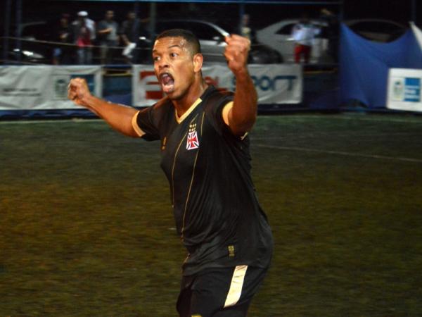 Z Renato salvou o Vasco da derrota marcando pro duas vezes na partida