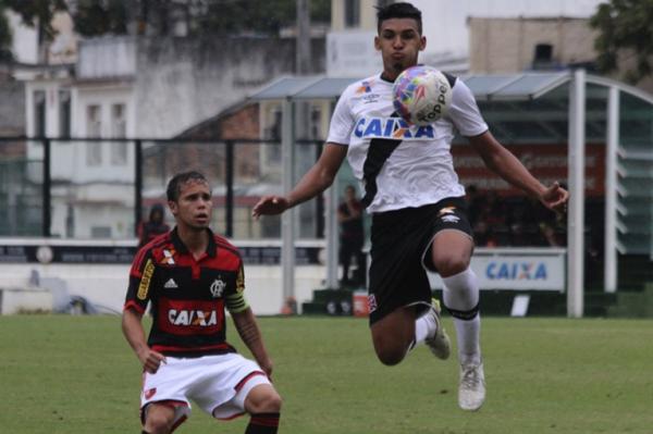 Daniel Gonalves levando a melhor sobre Douglas Baggio