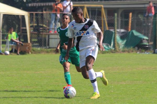 Victor Csar marcou o gol do Gigante da Colina-