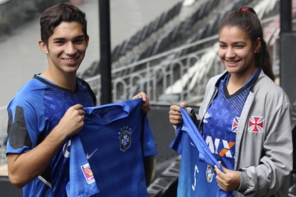 Talentosos vascanos exibem camisa azul da Seleo