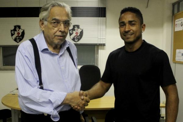 Presidente Eurico Miranda cumprimenta Jorge Henrique