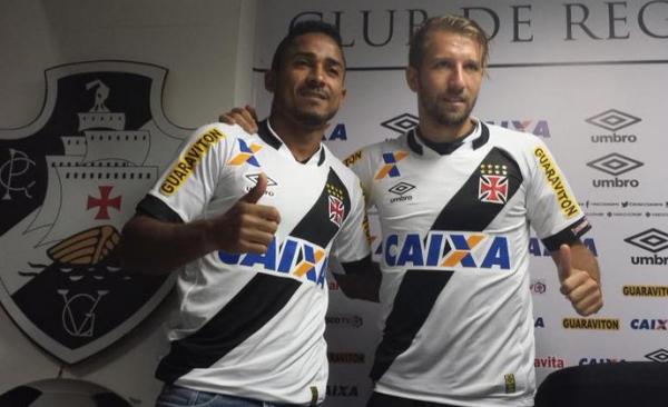 Jorge Henrique e Seymour so apresentados e esto aptos a defenderem o Vasco