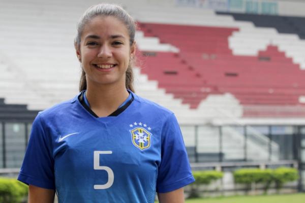 Angelina foi titular durante o Torneio Internacional