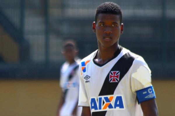 Alan Cardoso  o capito da categoria juvenil do Vasco