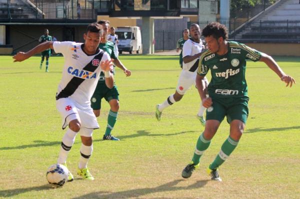 Caio Monteiro voltou a ser titular da equipe sub-20