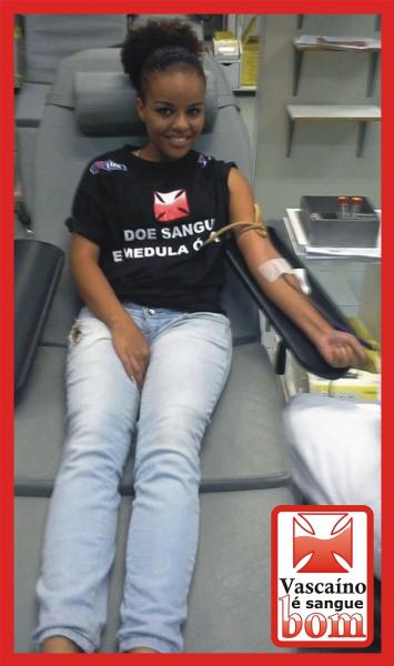 Ranaa Leal doando ao HEMORIO em maro de 2015