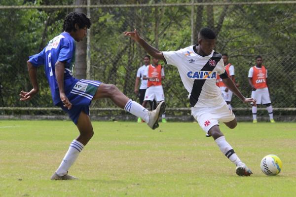 Segundo gol saiu aps grande jogada de Alan Cardoso