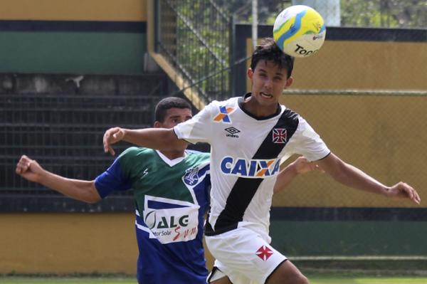 Rodrigo Fernandes impedindo ataque adversrio