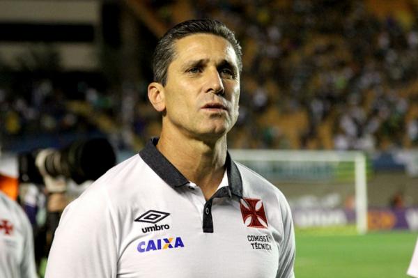 Jorginho segue acreditando na recuperao vascana