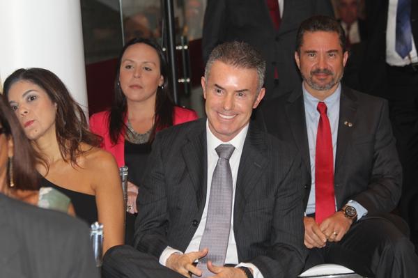 Deputado Estadual Chiquinho da Mangueira compareceu ao evento e foi saudado pelo presidente Eurico Miranda