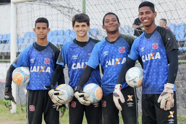 Patrick, Hugo, caro e Joo Pedro em treino no So Cristvo
