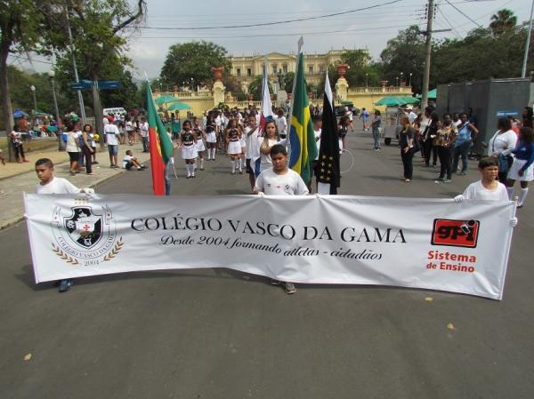 Alunos do Colgio Vasco da Gama desfilaram na Quinta da Boa Vista