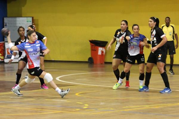 Aps primeiro tempo instvel, defesa vascana voltou a funcionar na etapa final