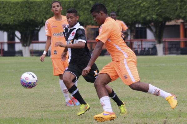Lucas Saturnino acertou o travesso na etapa inicial