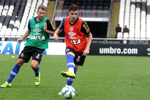 Kayzer em So Janurio: atacante de 19 anos foi relacionado pela primeira vez