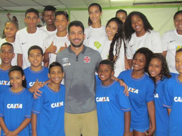 Luan fez a festa da meninada no Bola Pra Frente