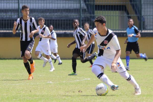 Douglas participou de jogada que resultou no gol vascano