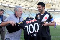 Luan recebe homenagem