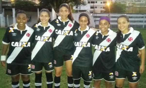 Juliana, Angelina, Thayane, Anna Beatriz, Rayane e Letcia balanaram as redes