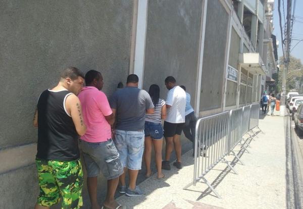 Fila de ingressos em So Janurio para Flamengo x Vasco tinha poucos torcedores