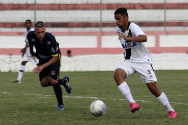 Meio-campo Netinho fez sua estreia no sub-20