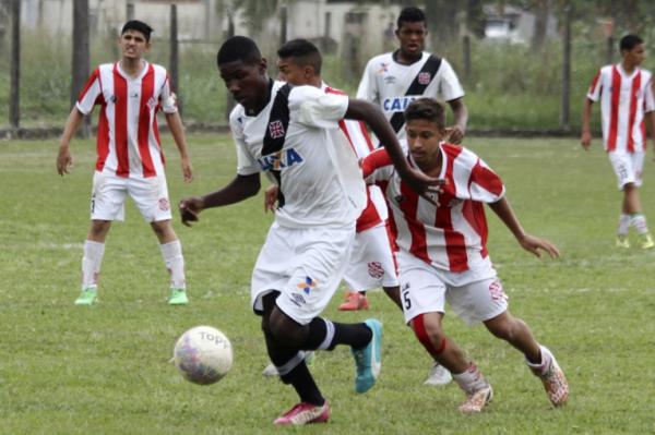 Volante Lucas Henrique teve uma boa atuao em Piranema