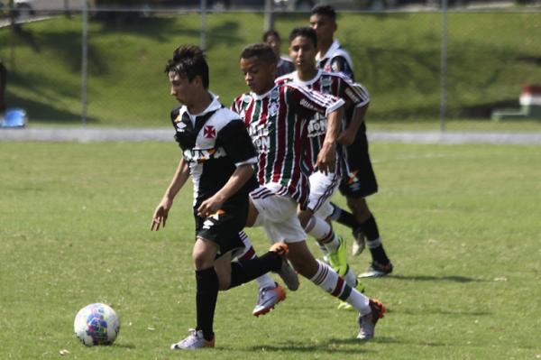 Joo Vicente deu duas assistncias no clssico