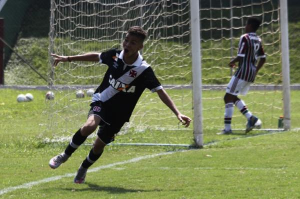 Gabriel Borsatto festeja gol da vitria em Xerm