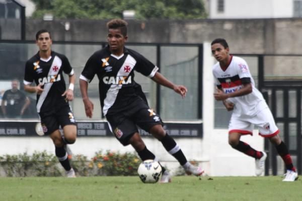 Desfalque na estreia, Lorran retornou ao time nesta quarta-feira