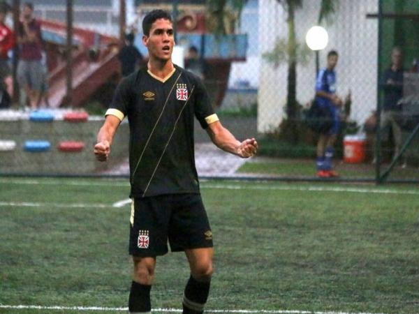 Arthur marcou duas vezes e foi o destaque do Vasco na vitria