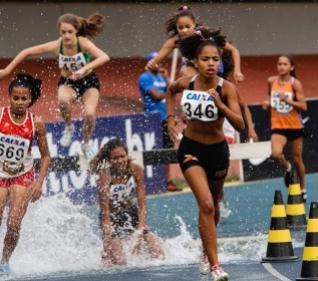 Ester Figueira ficou em 5 lugar nos 1000 metros com obstculos