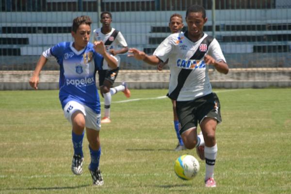 Esterferson puxa jogada ofensiva do Gigante da Colina