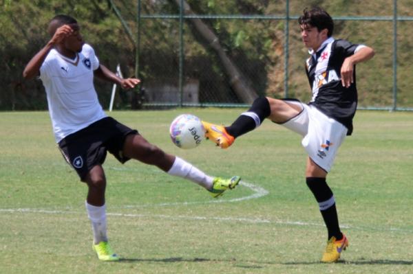Eduardo Feitoza participou do segundo tempo do clssico