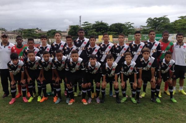 Sub-13 vascano segue com uma campanha perfeita no Metropolitano