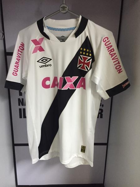Parte frontal da camisa