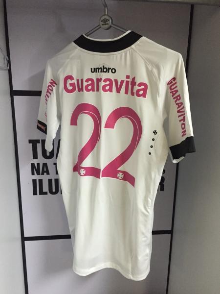 Parte das costas da camisa