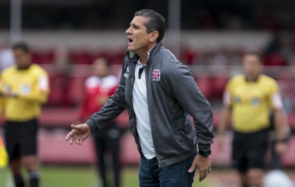 Jorginho completou dois meses no Vasco e j conquistou mais pontos do que Doriva e Roth juntos