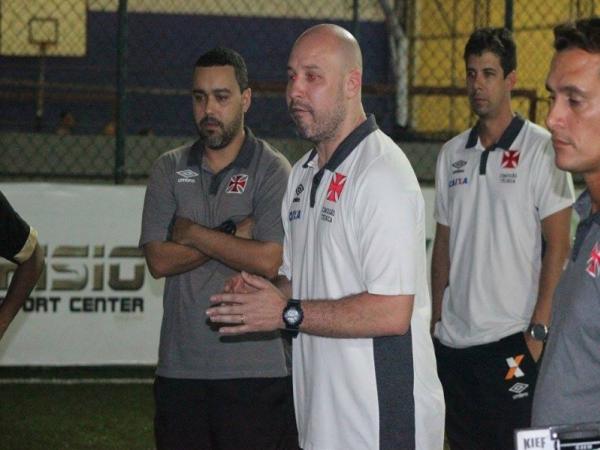 Rogrio Correa falou sobre a partida e sobre a ttica de utilizar dois pivs durante o jogo