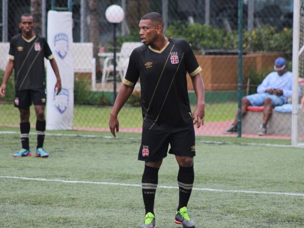 Z Renato marcou um dos gols na vitria do Vasco sobre o Bonsucesso