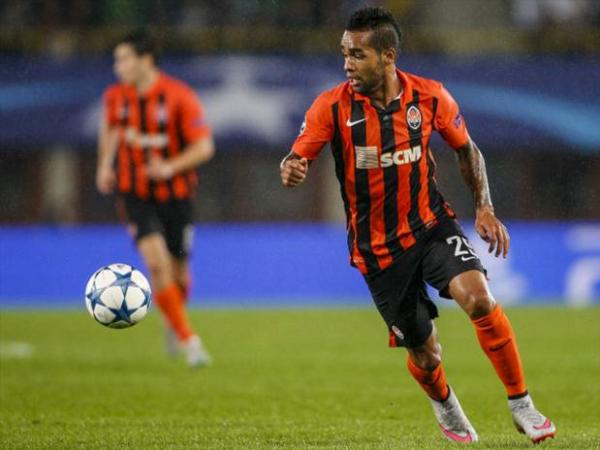 Brasileiro confirmou que j recebeu proposta dos ingleses e que se sente honrado com interesse