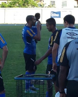 Recuperado, Jlio Csar treinou pela primeira vez na semana com demais titulares