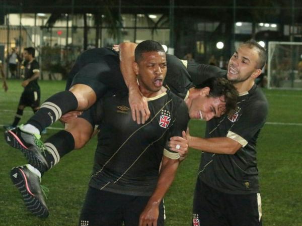 Vasco no encontrou dificuldades e venceu o So Cristvo por 3 a 0