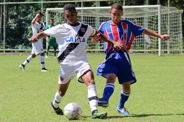Preciso nos desarmes, Rafael Frana iniciou jogada do 2 gol