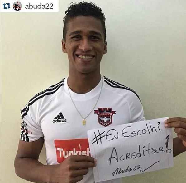 De muito longe, Abuda manda recado para torcida cruzmaltina