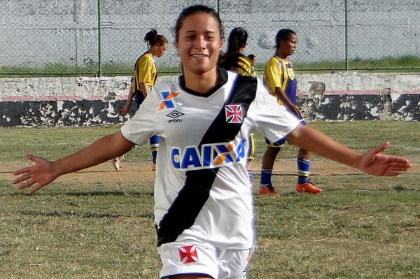 Letcia brilhou contra o Duque Caxiense