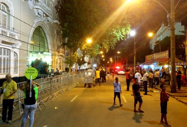 Bares em So Janurio so colados ao estdio e aumenta o risco para visitantes no local