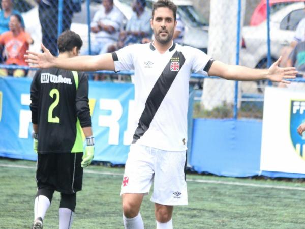 Helcinho marcou de letra o gol da classificao do Vasco na Superliga