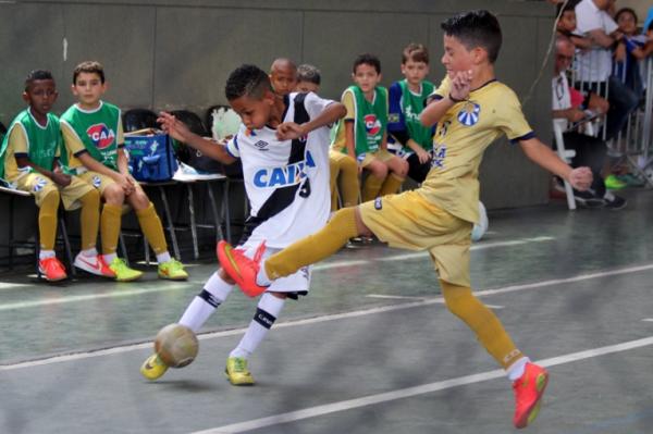 Joo Victor marcou dois gols contra o Vila Isabel