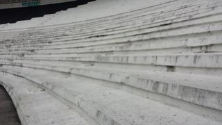 Cimento de quase 90 anos: arquibancadas feitas para pblico ver o jogo de p