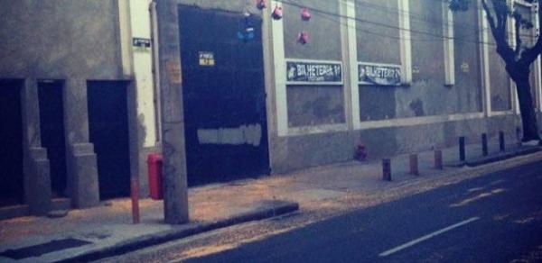 Porto de acesso aos corintianos amanhece com calada cheia de milhos